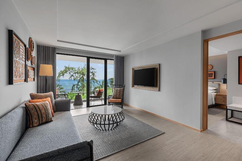 Люкс Кровать Кинг, Four Points By Sheraton Phuket Patong Beach Resort