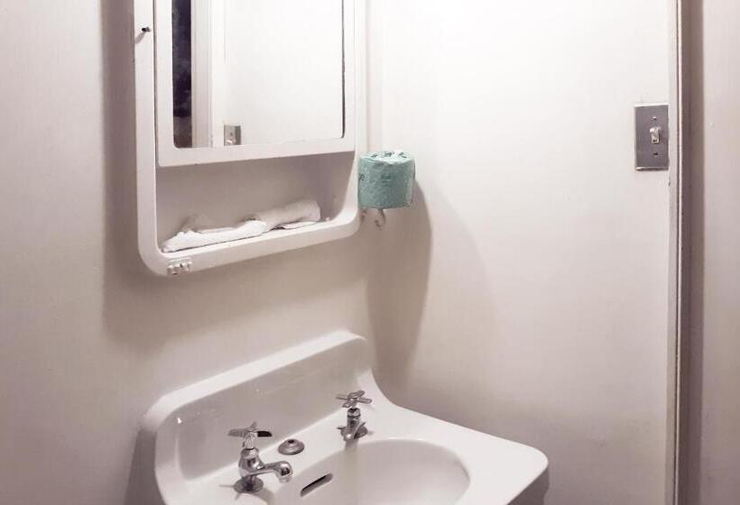 غرفة قياسية سرير كينج, Holley Bradford