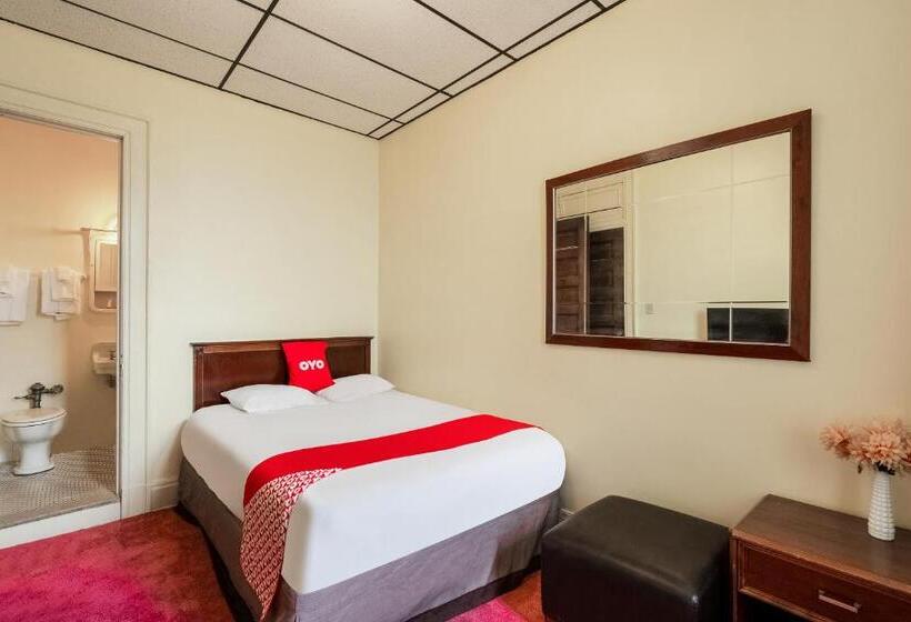 غرفة قياسية سرير كينج, Holley Bradford