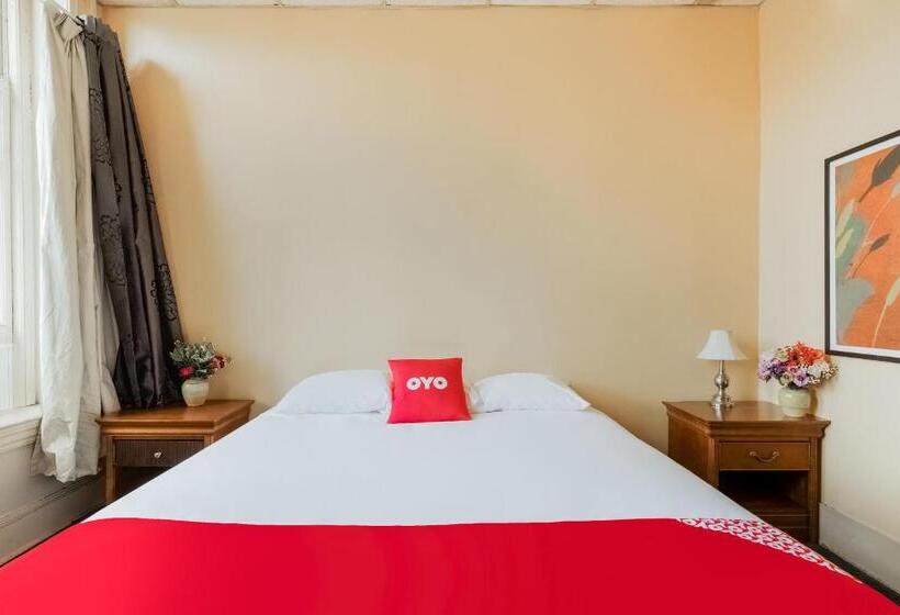 غرفة قياسية, Holley Bradford