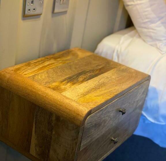 חדר דחוקס עם מיטת קינג, Lodge At Tap Haus