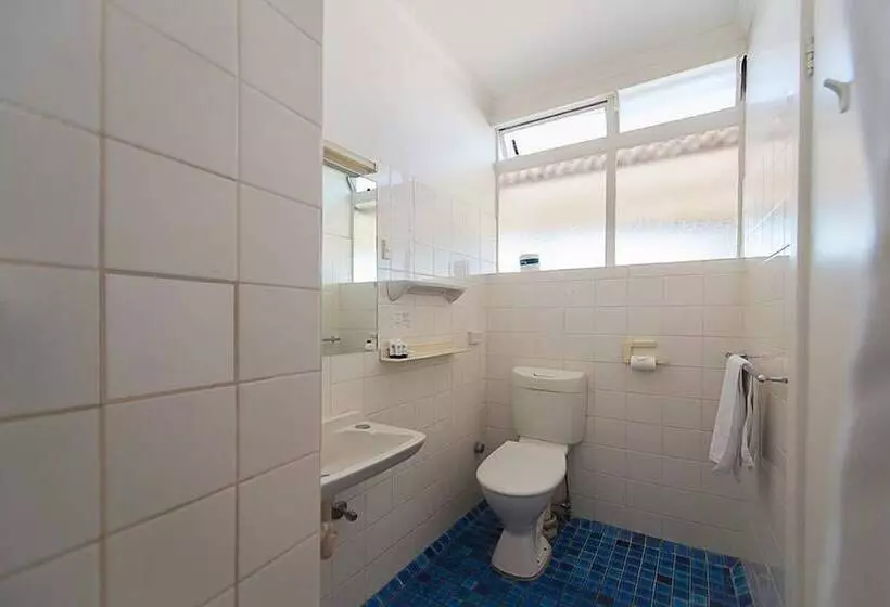 اتاق استاندارد, Blue Hills Motel