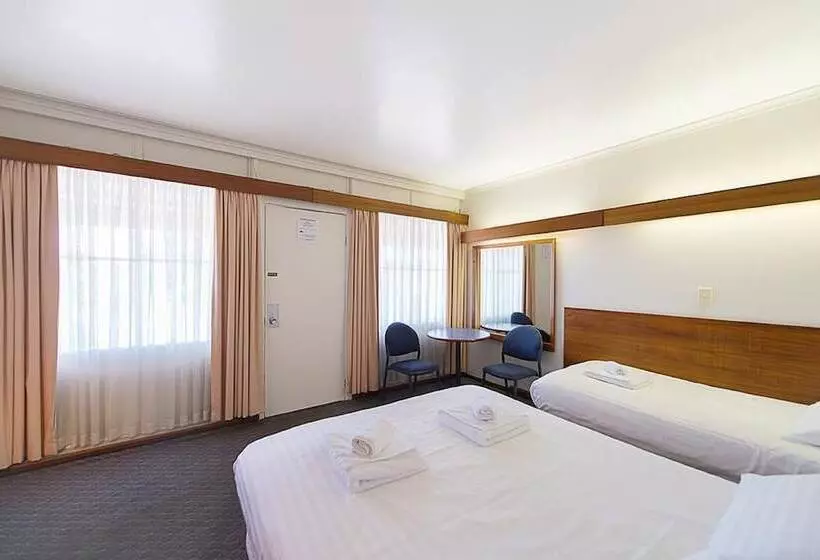 اتاق استاندارد, Blue Hills Motel