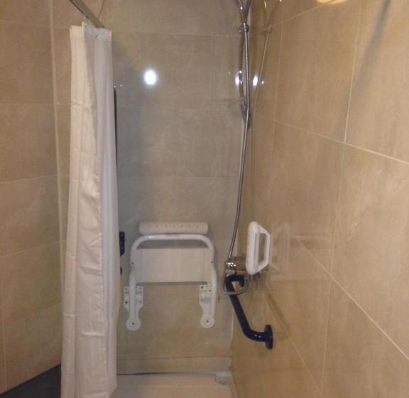 身障者適用スタンダードルーム, George Hotel Wetherspoon