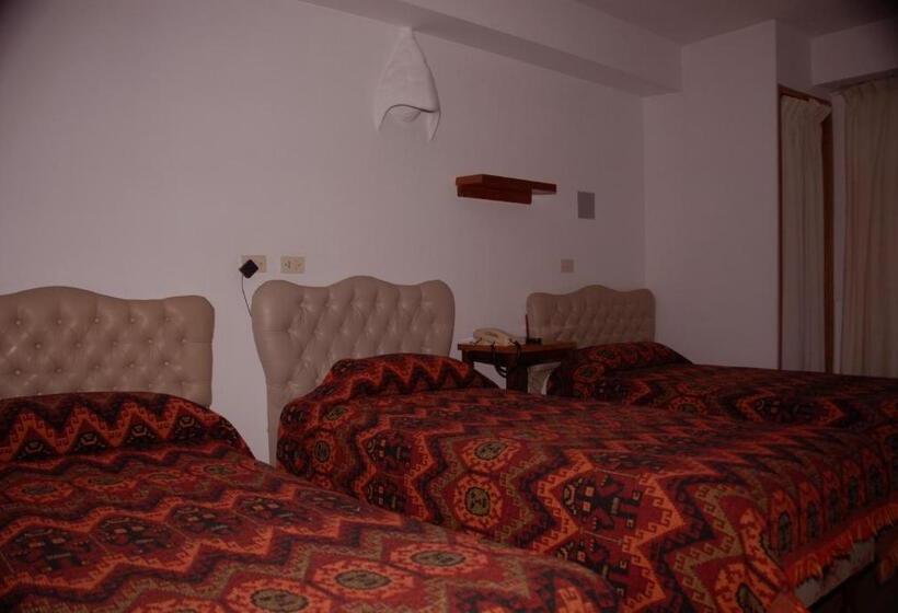 スタンダードトリプルルーム, Casablanca