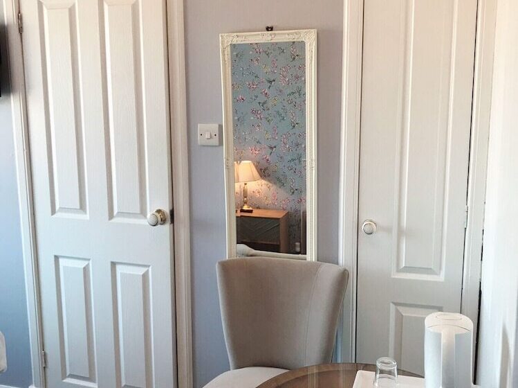 חדר סטנדרט יחיד, Alexander Guest House