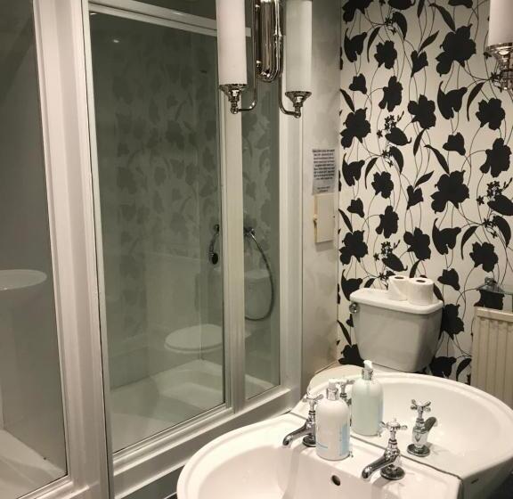 חדר סטנדרד יחיד חדר אמבטיה משותף, Alexander Guest House