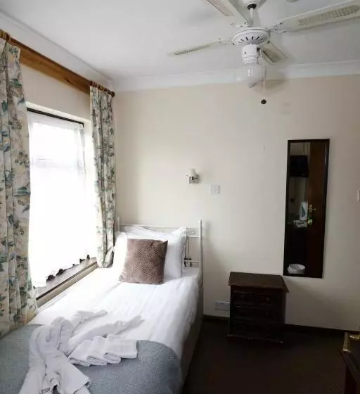 اتاق استاندارد یک نفره, Aylesbray Lodge