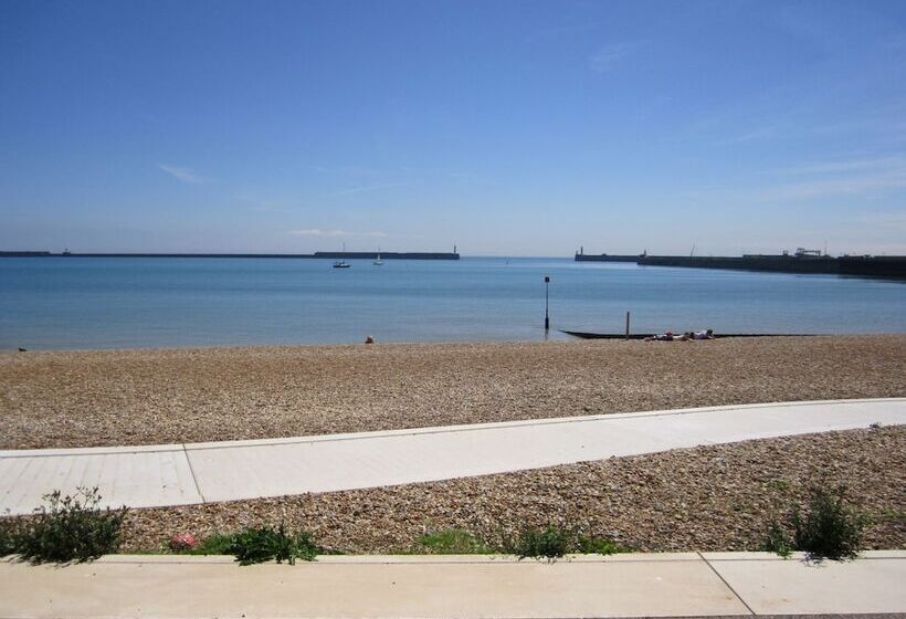 带海景的带双人床的标准间, Best Western Premier Dover Marina Hotel & Spa