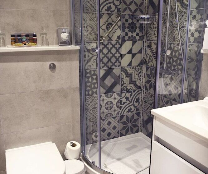 带海景的带双人床的标准间, Best Western Premier Dover Marina Hotel & Spa