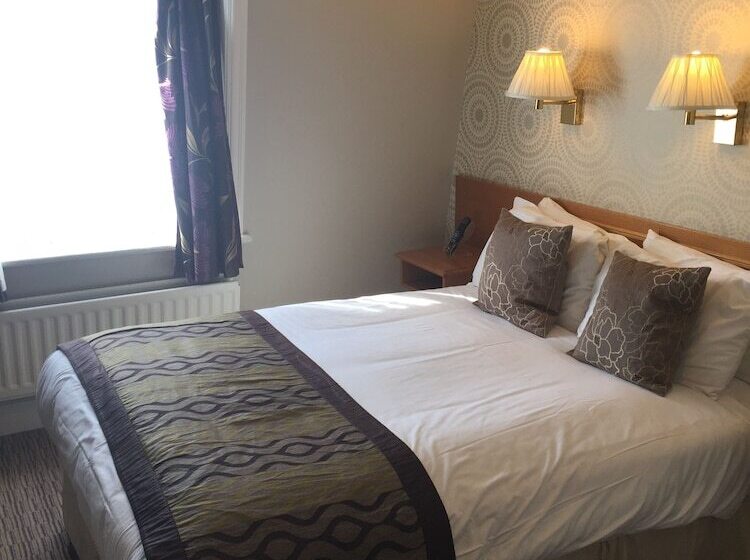 带海景的带双人床的标准间, Best Western Premier Dover Marina Hotel & Spa