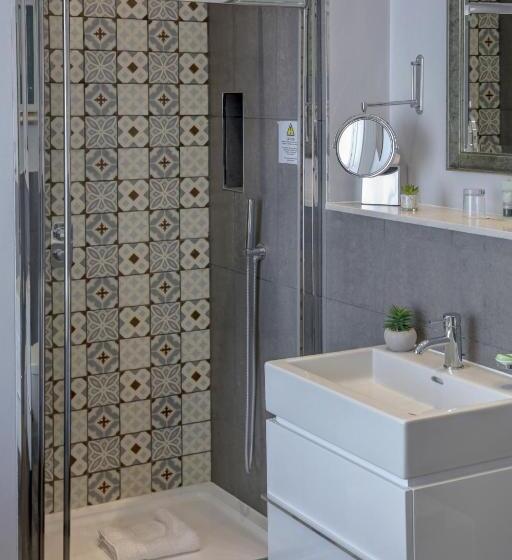 اتاق استاندارد با تخت دوبل و چشم‌انداز دریا, Best Western Premier Dover Marina Hotel & Spa