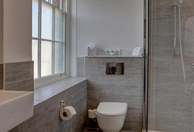 带海景的带双人床的标准间, Best Western Premier Dover Marina Hotel & Spa