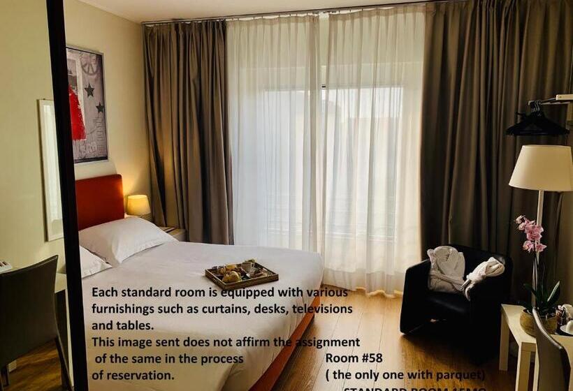 标准间, Blaise & Francis