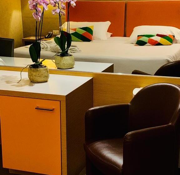 舒适型房间, Blaise & Francis