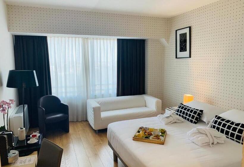 带城市景观的高级房间, Blaise & Francis