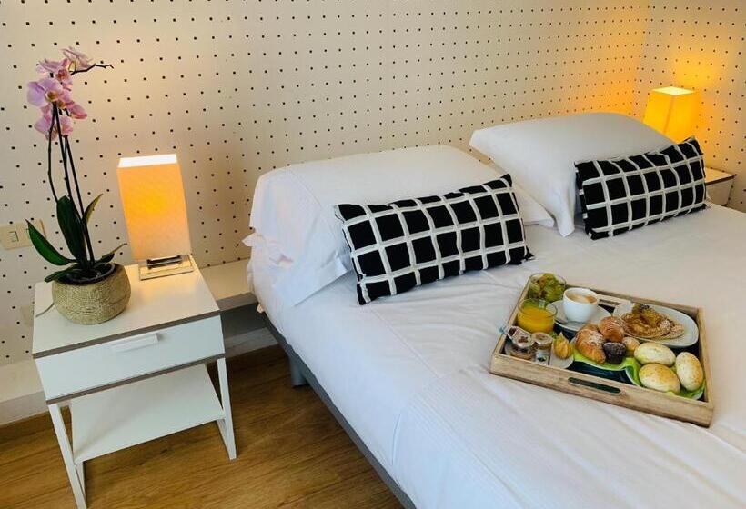 带城市景观的高级房间, Blaise & Francis