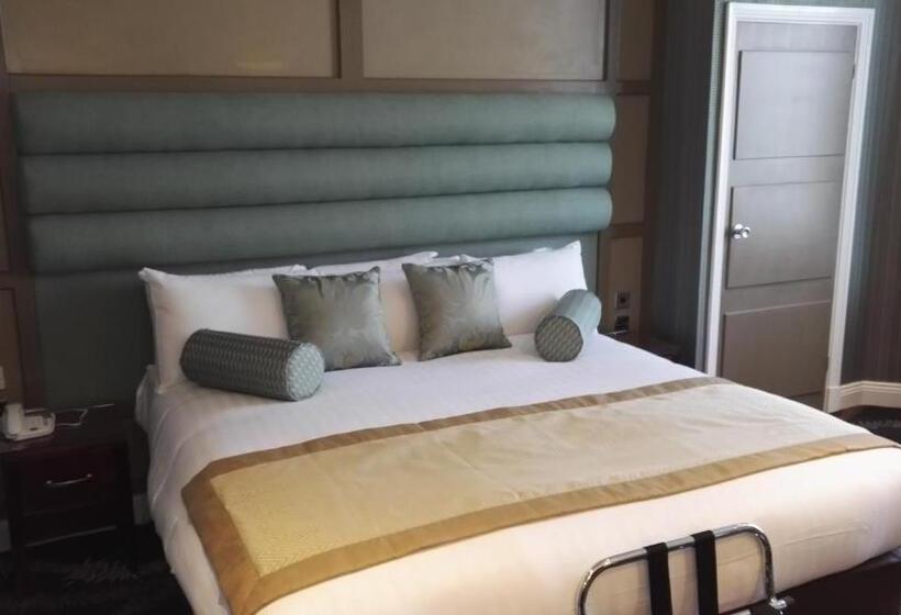 חדר אקזקיוטיב, Caledonian