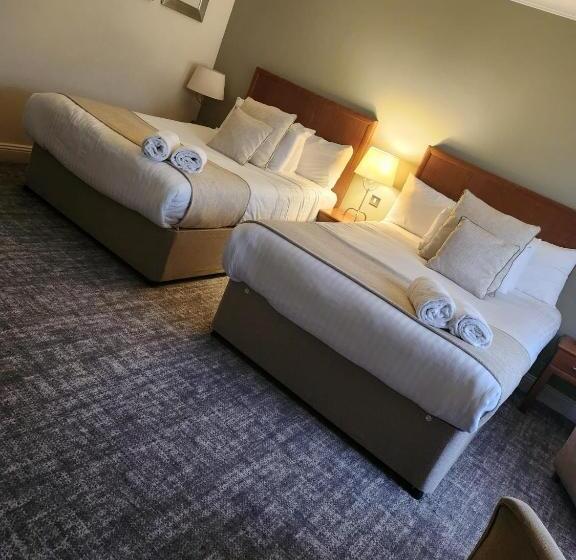 חדר משפחתי, Caledonian