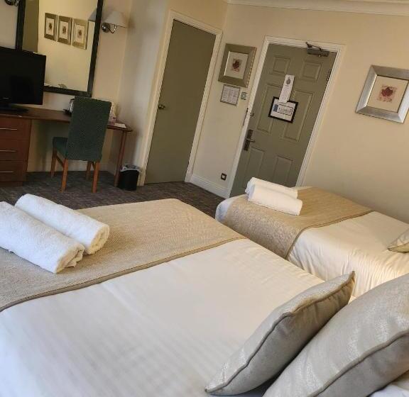 חדר משפחתי, Caledonian