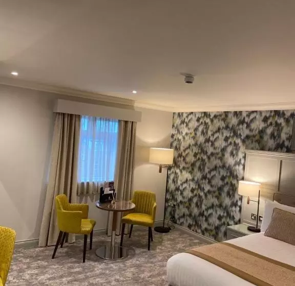 اتاق سوپریور با تخت بزرگ, Caledonian