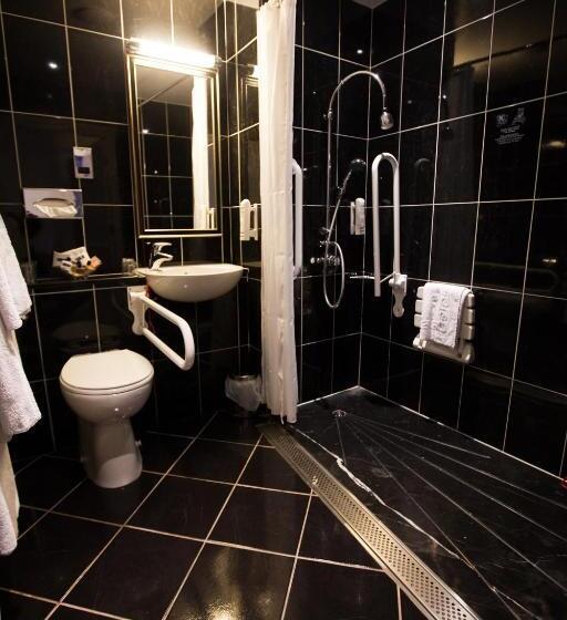 חדר סטנדרט מותאם לאדם עם מוגבלויות, Caledonian