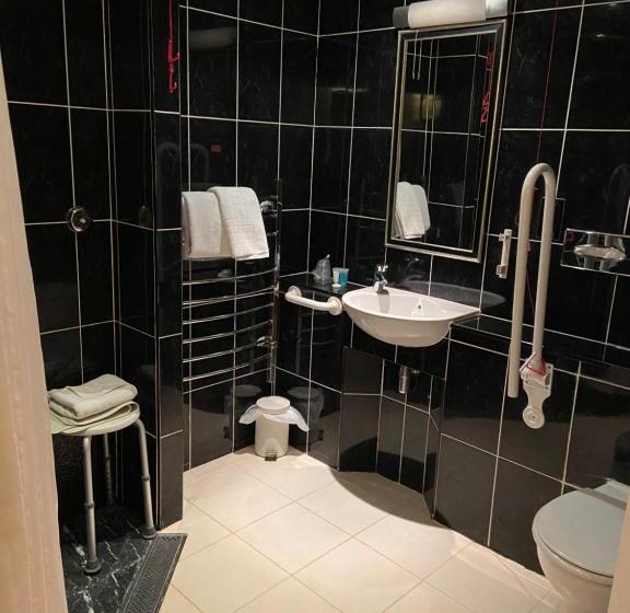 חדר סטנדרט מותאם לאדם עם מוגבלויות, Caledonian