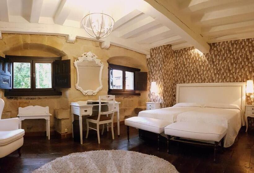 اتاق استاندارد سه نفره, Casa Del Marques