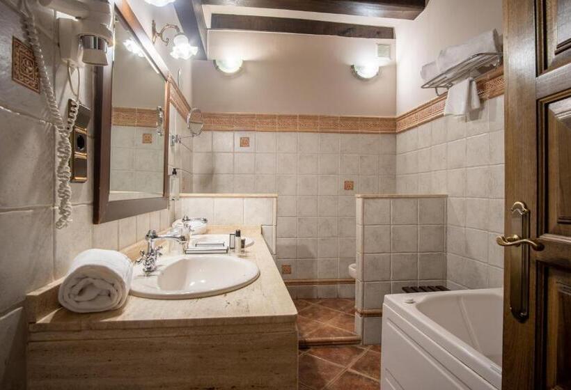 اتاق استاندارد سه تخته با بالکن, Casa Del Marques