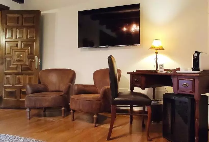 اتاق استاندارد سه تخته با بالکن, Casa Del Marques