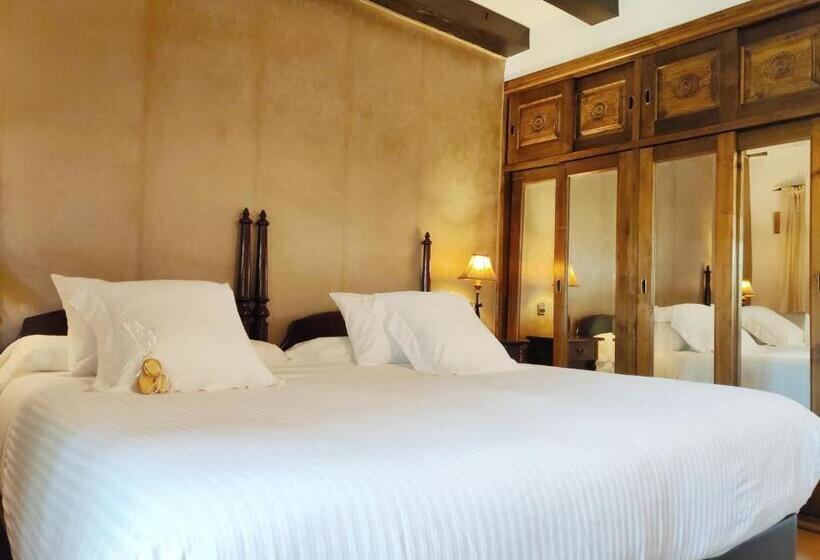 اتاق استاندارد سه تخته با بالکن, Casa Del Marques