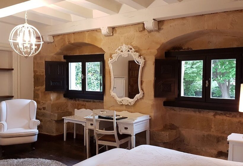 اتاق استاندارد سه نفره, Casa Del Marques