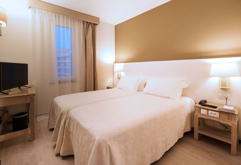 סוויטה משפחתית 2 חדרי שינה, Dom Pedro Marina