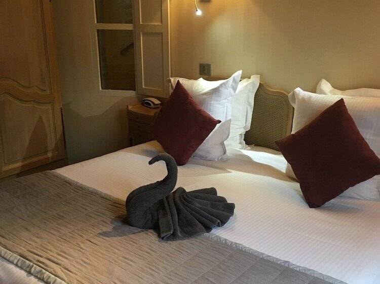 חדר סטנדרט, Henry Ii Beaune Centre