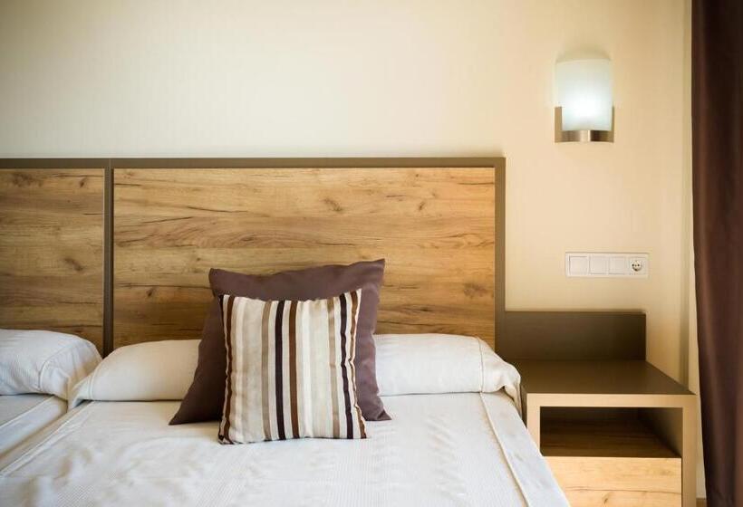 غرفة قياسية ثلاثية, Ohtels La Hacienda