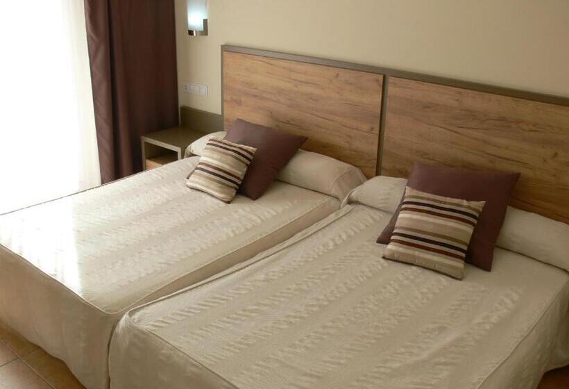 اتاق استاندارد سه نفره, Ohtels La Hacienda