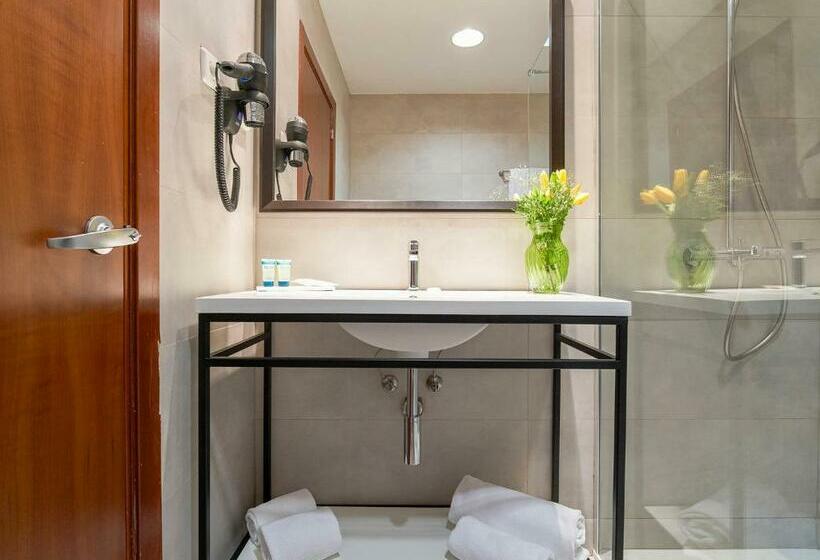 标准间, Plaza Las Matas