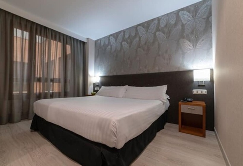 标准间, Plaza Las Matas