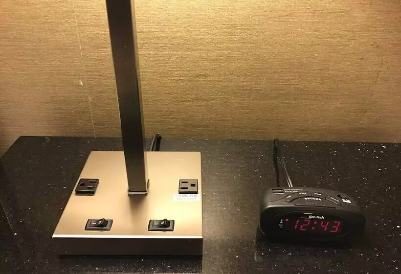 Standard-huone 2 Parivuodetta, Red Roof Inn & Suites Dekalb