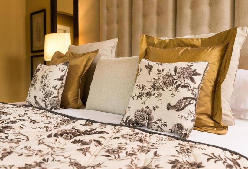 Семейный Номер, Cairn Lodge