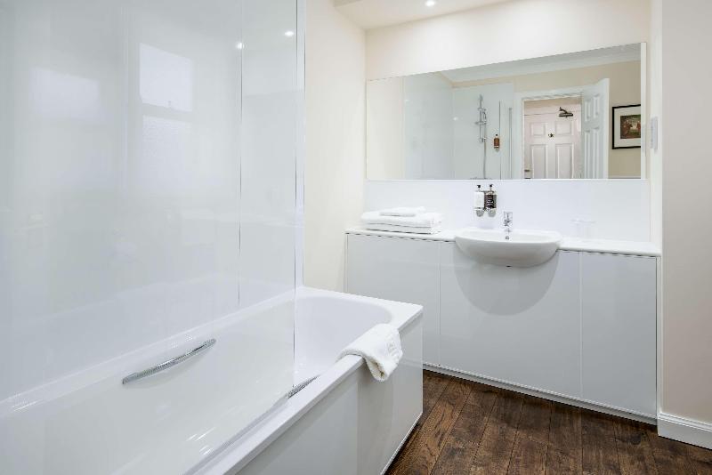 اتاق استاندارد سه نفره, The Inveraray Inn, Bw Signature Collection