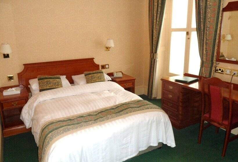 غرفة تنفيذية, Three Queens