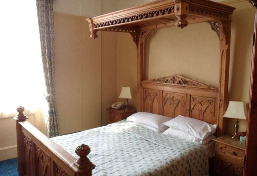 غرفة تنفيذية, Three Queens