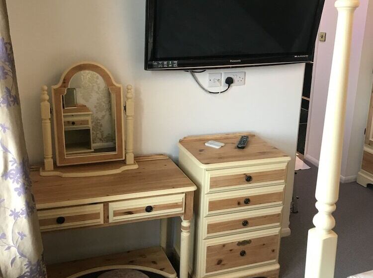 غرفة تنفيذية, Three Queens