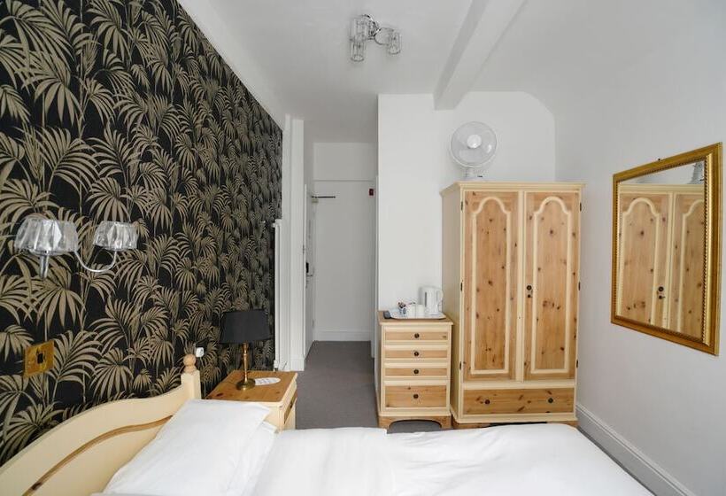 غرفة قياسية, Three Queens