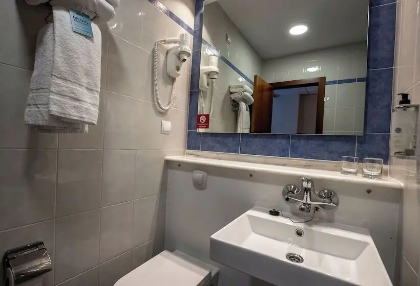 اتاق استاندارد, Travelodge Alicante Puerto