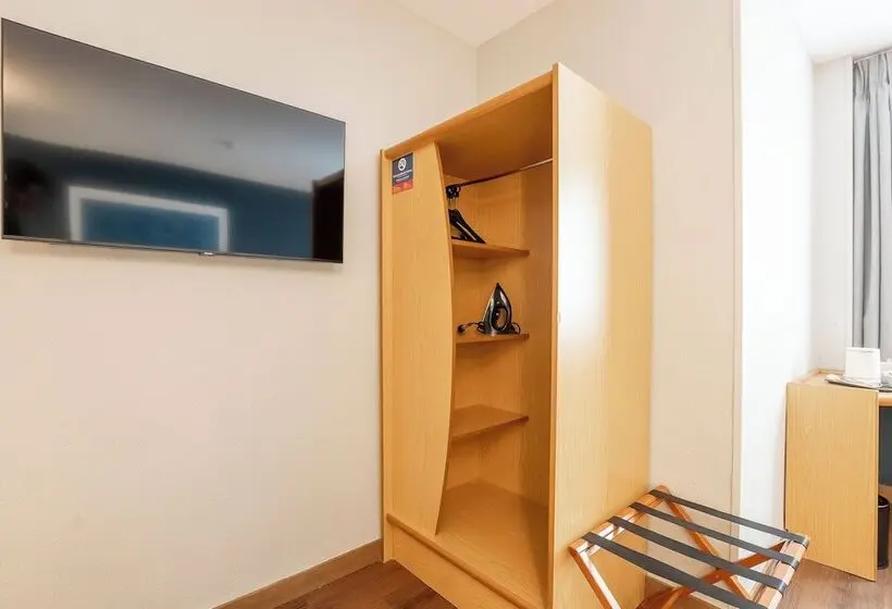 اتاق استاندارد, Travelodge Alicante Puerto