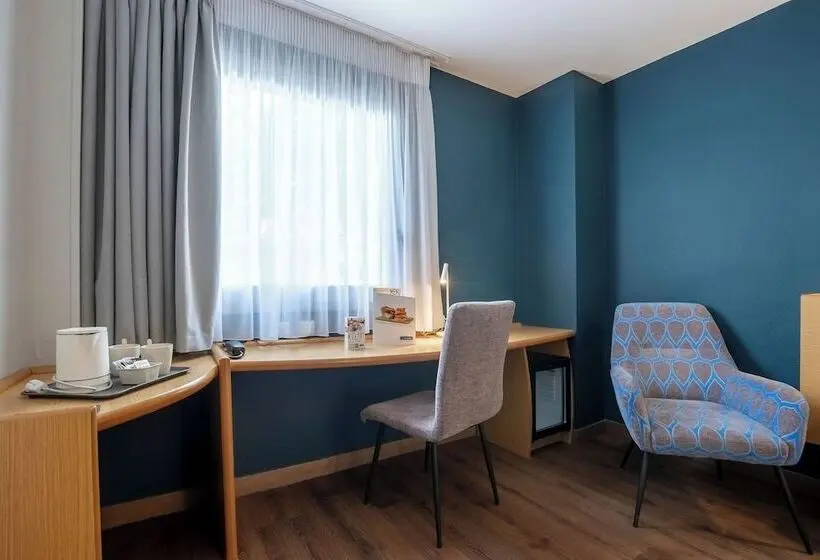 اتاق استاندارد, Travelodge Alicante Puerto