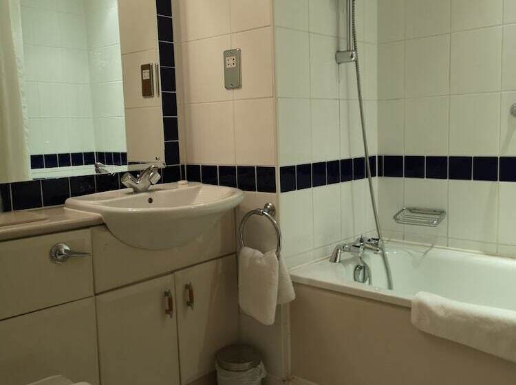 豪华房间, The Tudor