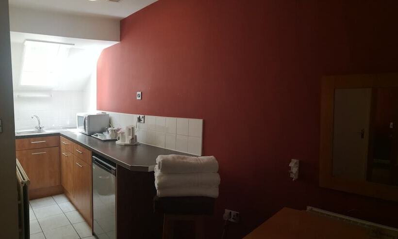 家庭间, The Tudor